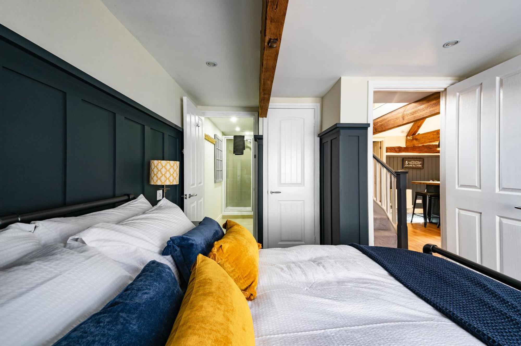 Luxury Town Centre Loft Apartment In Converted Granary Стамфорд Экстерьер фото