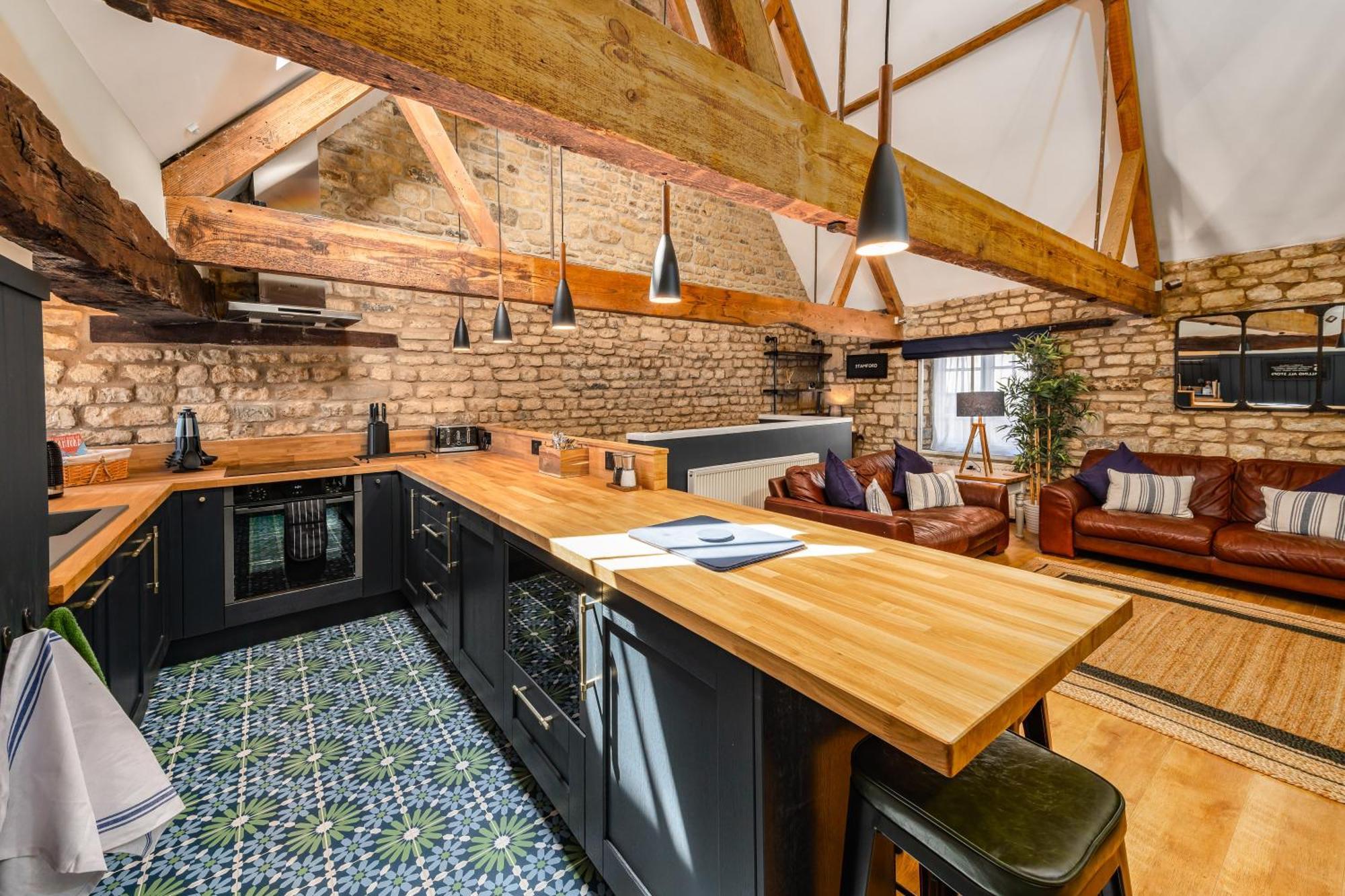 Luxury Town Centre Loft Apartment In Converted Granary Стамфорд Экстерьер фото